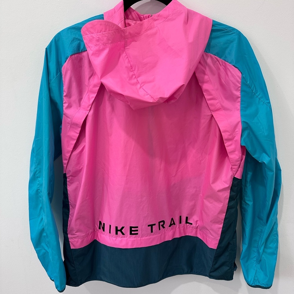Nike Women’s Shield Trail Running Jacket - L - Picture 7 of 12